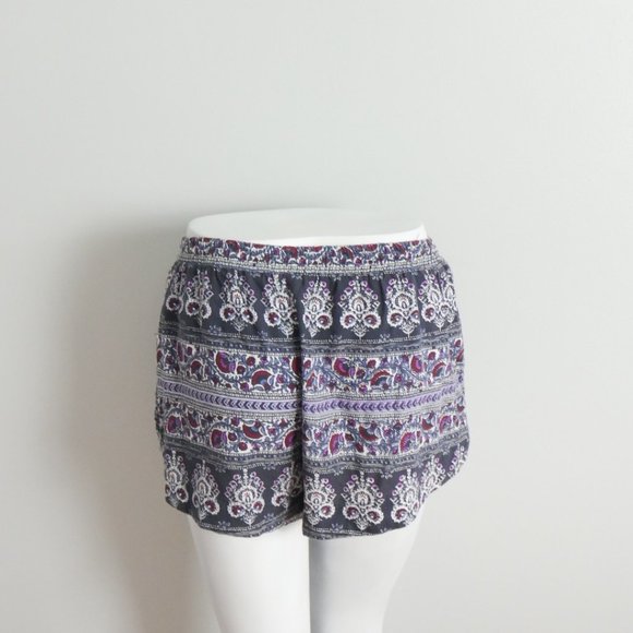American Eagle White Maroon Navy Patterned Elastic Waist Casual Shorts Medium - Picture 7 of 10